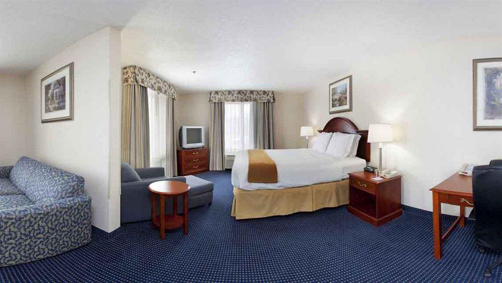 Holiday Inn Express Hotel & Suites Cleveland-Richfield By Ihg Brecksville Екстер'єр фото