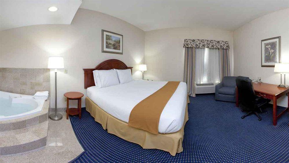 Holiday Inn Express Hotel & Suites Cleveland-Richfield By Ihg Brecksville Екстер'єр фото