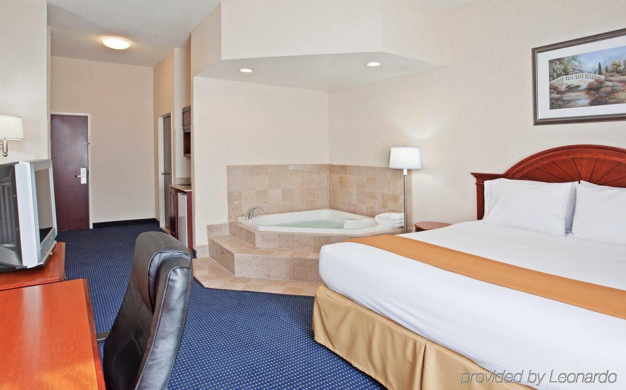 Holiday Inn Express Hotel & Suites Cleveland-Richfield By Ihg Brecksville Номер фото